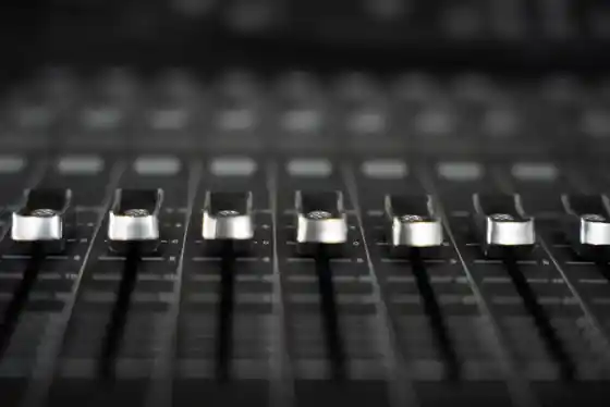 What moves a Bali podcast rate up or down