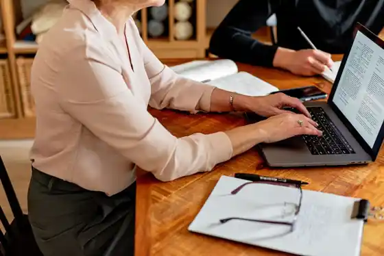 Cara memberi brief ke video editor — dekat maupun remote