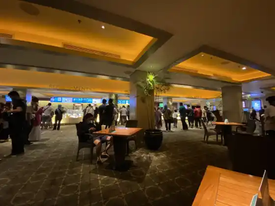 Hollywood XXI — studio interior