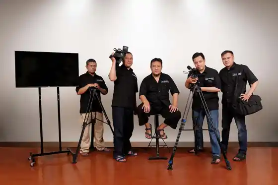 JASA LIVE STREAMING BANDUNG, Zoom Meetings Hybrid Multicam, Video Shooting Professional Terbaik Di Bandung - PRORENT MEDIA thumbnail