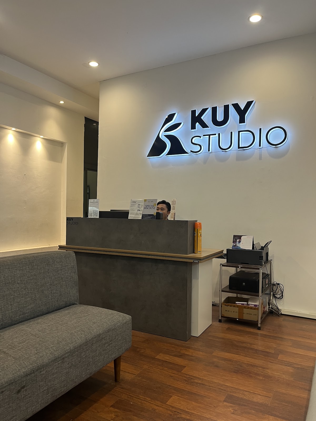 Self Photo Studio Surabaya | Kuy Studio 3.0 (Klampis) — studio interior