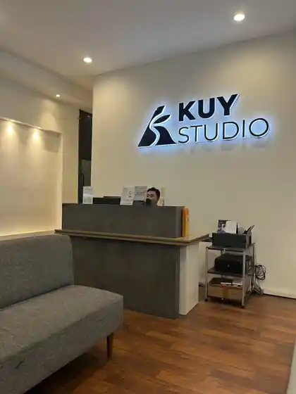 Self Photo Studio Surabaya | Kuy Studio 3.0 (Klampis) — studio interior