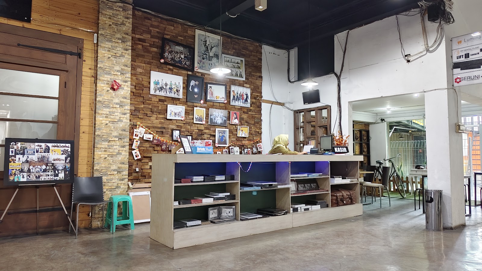 Seruni Photography — studio interior