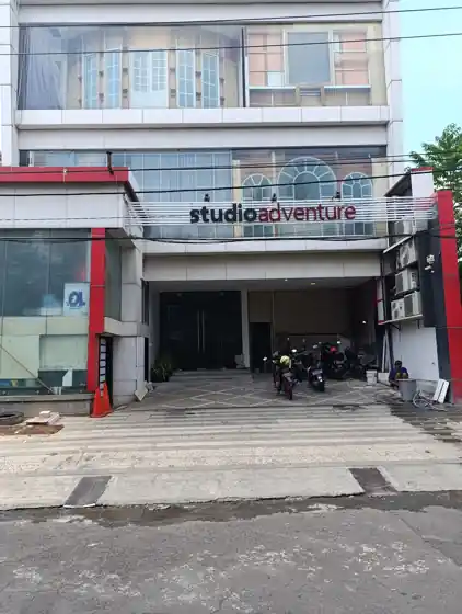 Studio Adventure — studio interior